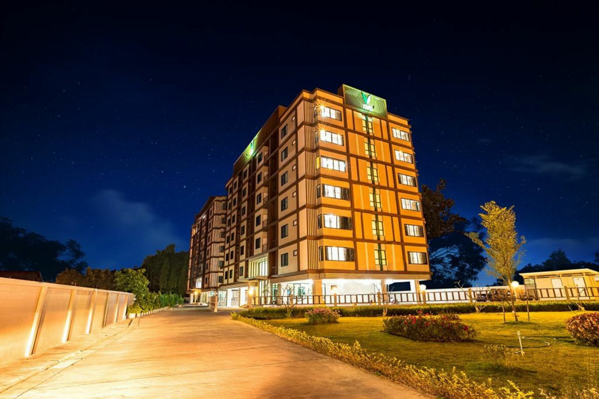 V-Twin Donjan Service Apartment Chiang Mai Eksteriør billede