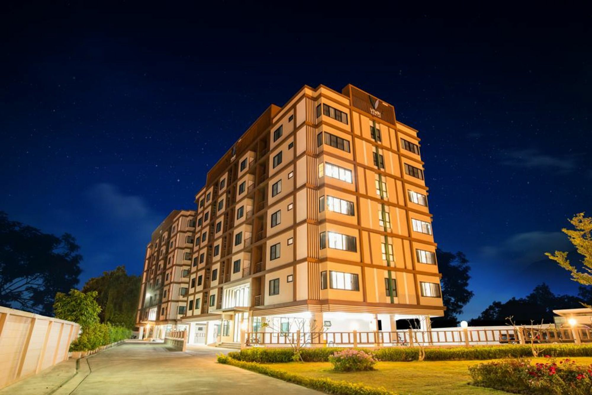 V-Twin Donjan Service Apartment Chiang Mai Eksteriør billede
